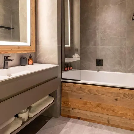 Antares Meribel Luxury 公寓 *